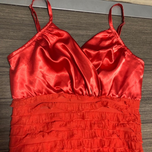 Red strap top - Picture 2 of 3